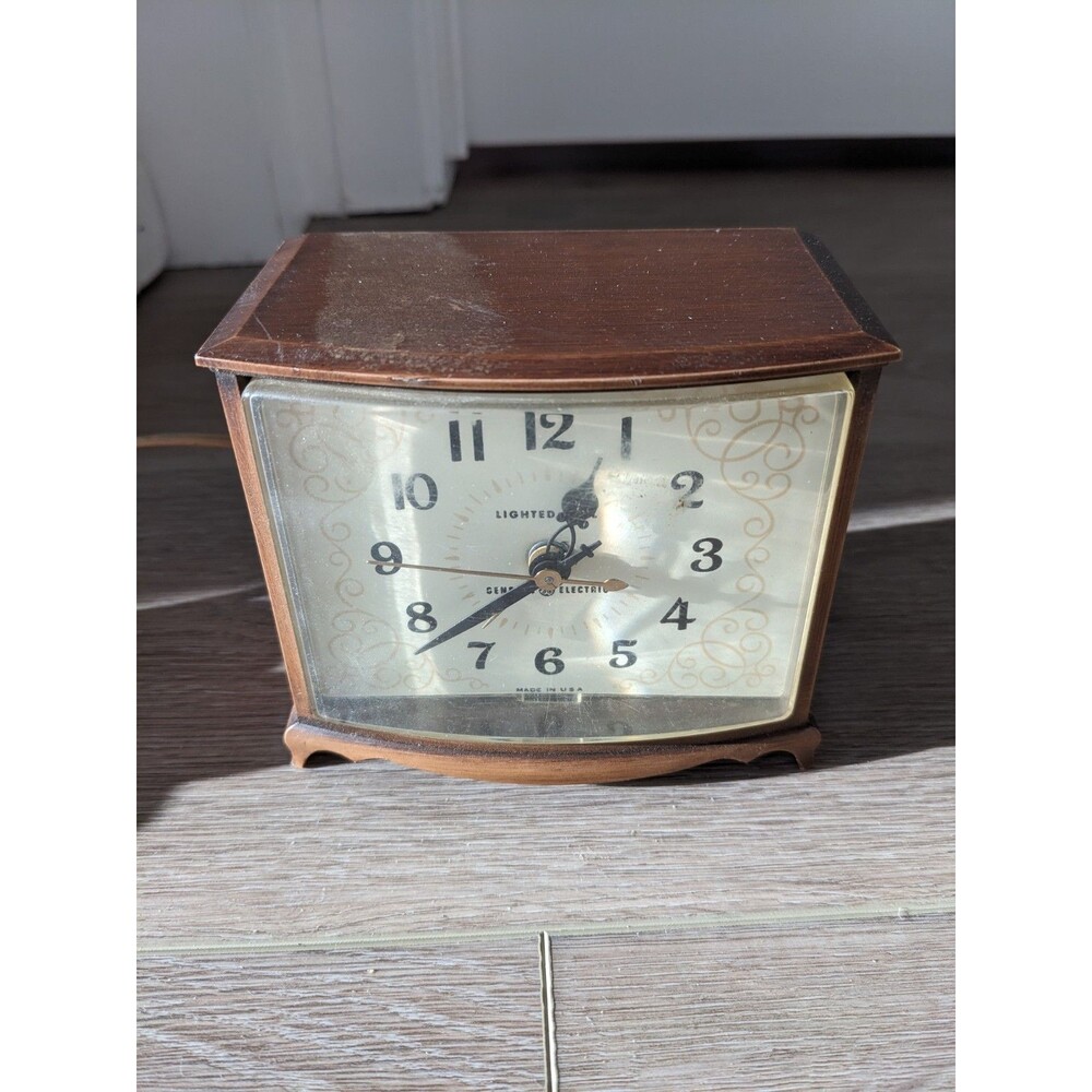 Vintage General Electric Nightstand Clock Model 7280KA Wood TESTED Working -READ